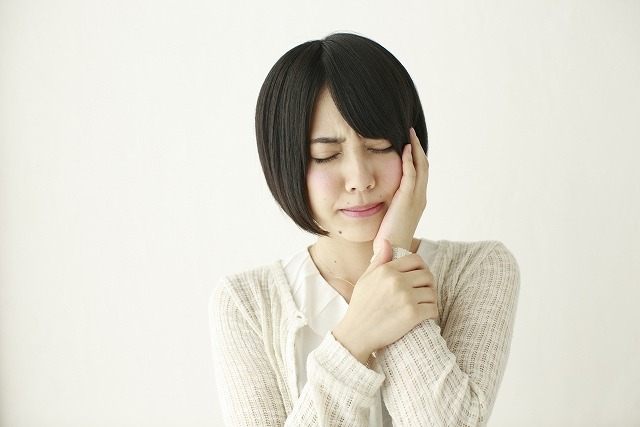 ホワイトニングは痛い？痛みが出た時の対処法
